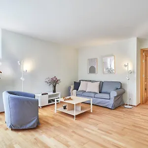 bbarcelona-apartments-plaza-universitat-flats.catalonia-hotels.com/
